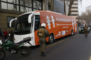 Las banderas de lucha de CitizenGo, la fundación que trajo a Chile el 