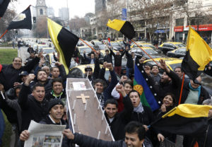 Autoridades se reunirán con taxistas tras masiva manifestación por Ley Uber