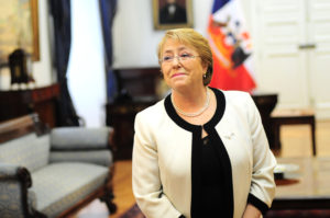 Presidenta Michelle Bachelet presentó denuncia ante la fiscalía por usurpación de nombre