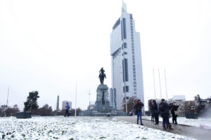 Enel: más de 250 mil clientes se encuentran sin electricidad tras nevazón en la Región Metropolitana