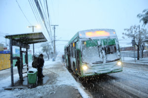 FOTOS | Veinte postales que dejó la nevazón que dejó cubierta de blanco a casi toda la Región Metropolitana