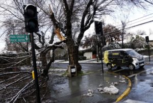 71 mil clientes de la RM continúan sin luz a 24 horas de la nevazón