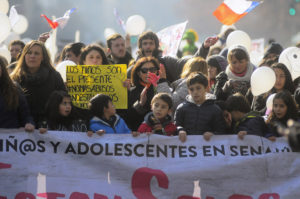 FOTOS | Cientos de personas marcharon por los niños del Sename en Santiago