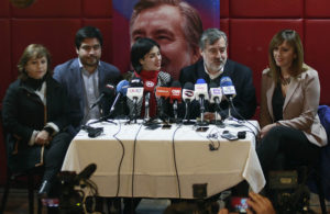 Guillier escoge a tres diputados de la Nueva Mayoría para reforzar vocería de Cariola y da señal a partidos