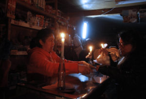 Cortes de luz: DC podría acusar constitucional a ministro de Energía y piden terminar concesión de empresa