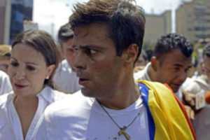 Gobierno y oposición celebran decisión del Tribunal Supremo de Venezuela de sacar a Leopoldo López de la cárcel