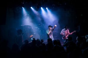 Mundo de la música reacciona a denuncia contra Tea Time