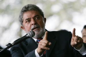 Tribunal Supremo sentencia a 12 años de cárcel al ex presidente Lula da Silva