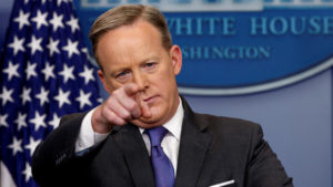 VIDEO | Los tropiezos Sean Spicer, el renunciado vocero de la Casa Blanca