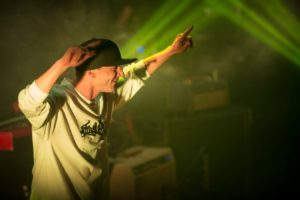 Radio Molécula veta música de Los Tetas tras denuncia de agresión
