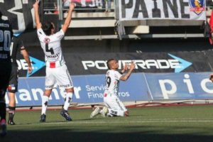 VIDEO | Genial gesto de Sebastián Toro cuando los hinchas de Colo Colo le lanzaron monedas