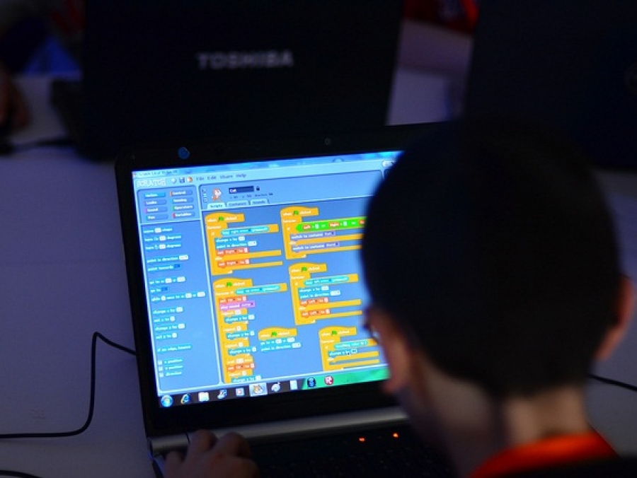 Microsoft imparte taller de programación para niños sordos