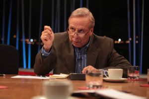 Panelistas de Tolerancia Cero no sueltan a Guillier y lanzan indirecta que (casi) pasó desapercibida