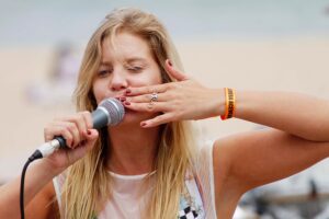 Javiera Acevedo entra a la discusión política y barre con Bachelet citando a Fernando Villegas