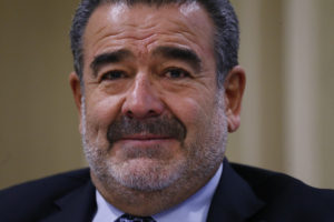 Empresas de Luksic, Piñera y controladores de Falabella eludieron impuestos comprando empresas 