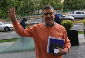 VIDEO | Dron detecta a joven vendiendo marihuana en fondas del parque y Lavín lo funa en Twitter