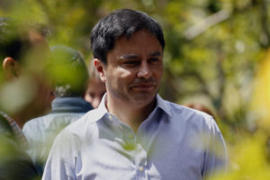 El encontrón del alcalde de La Florida con emblemático RD por venta de alcohol