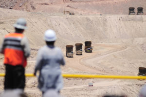 Expertos promueven reducir las brechas de género en la minería nacional