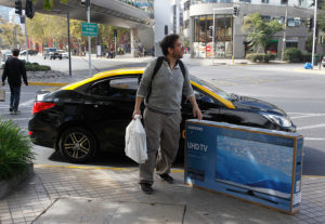 Mendoza analiza crear Zona Franca para evitar que argentinos vengan a comprar a Chile