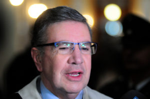 Joaquín Lavín cede a presiones y finalmente realizará tres rodeos en Fiesta de la Chilenidad