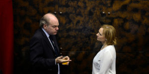 Mesa directiva de la DC pone a disposición de Carolina Goic la candidatura de Ricardo Rincón