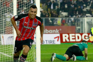 El inesperado diálogo entre Pinilla y un hincha albo por los dudosos cobros en el Monumental