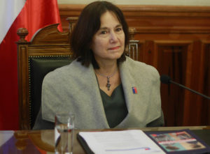 Minsal analiza permitir la venta de test rápidos de VIH en farmacias ante aumento de casos