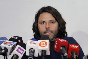 Rafael Gumucio hace pebre en una frase al Frente Amplio y le da donde más le molesta