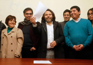 Alberto Mayol da por superado impasse con el Frente Amplio y será candidato por el Distrito 10