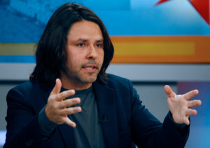 Alberto Mayol le puso la lápida a Jackson en el Distrito 10: