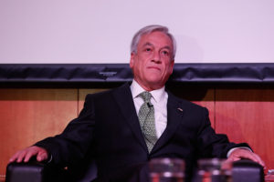 Piñera apela a su derecho a criticar a Bachelet: 