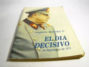 La larga lista de artículos en memoria de Pinochet que se venden en Mercado Libre