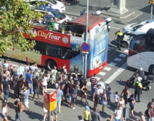 Barcelona realiza minuto de silencio en honor a las víctimas de los atentados terroristas