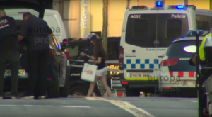 Portada del diario deportivo Marca por el atentado en Barcelona emociona a los hinchas del fútbol