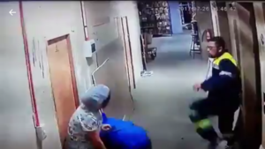 VIDEO | Impresentable defensa de la familia del hombre que pateó en el vientre a mujer embarazada