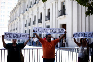 Testigo revela inédita fosa clandestina en Colonia Dignidad