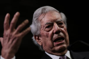 Vargas Llosa barre con la 