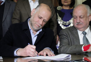 Cuchillazos en la Nueva Mayoría: PC quita respaldo a Insulza y Allende tras polémica en Atacama