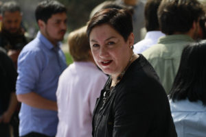 Semana negra del FA en encuestas: ahora Sánchez baja 4 puntos en Cadem