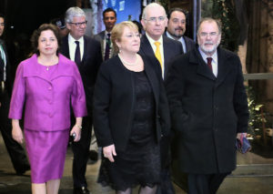 Bachelet afirma que nuevos ministros ofrecen 