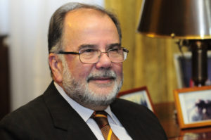 Ministro de Economía deja abierta la puerta a Dominga: 