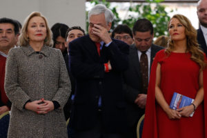 Presentan requerimiento en Contraloría contra Cathy Barriga por infracción a normas de propaganda electoral