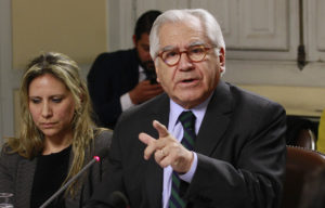 Ministro Fernández por bloqueo de taxistas: 