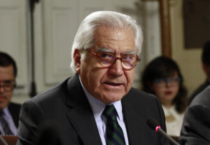 Ministro Mario Fernández enfrentará interpelación por Ley de Migración