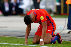 Alexis Sánchez las emprende contra periodistas y 