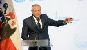 La columna del Heraldo Muñoz en El País de España que tiene con insomnio a Evo Morales