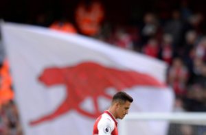 El incómodo momento que vivió Alexis Sánchez en Inglaterra que da cuenta de la relación que tiene con los hinchas