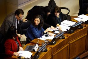 Senado despacha proyecto de desmunicipalización de la educación