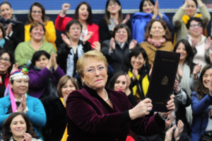 Cinco frases cargadas de emotividad de Bachelet al promulgar la ley de aborto en tres causales