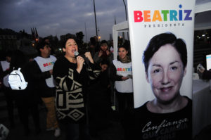 Los líderes anti aborto del Frente Amplio que complican el programa feminista de Beatriz Sánchez